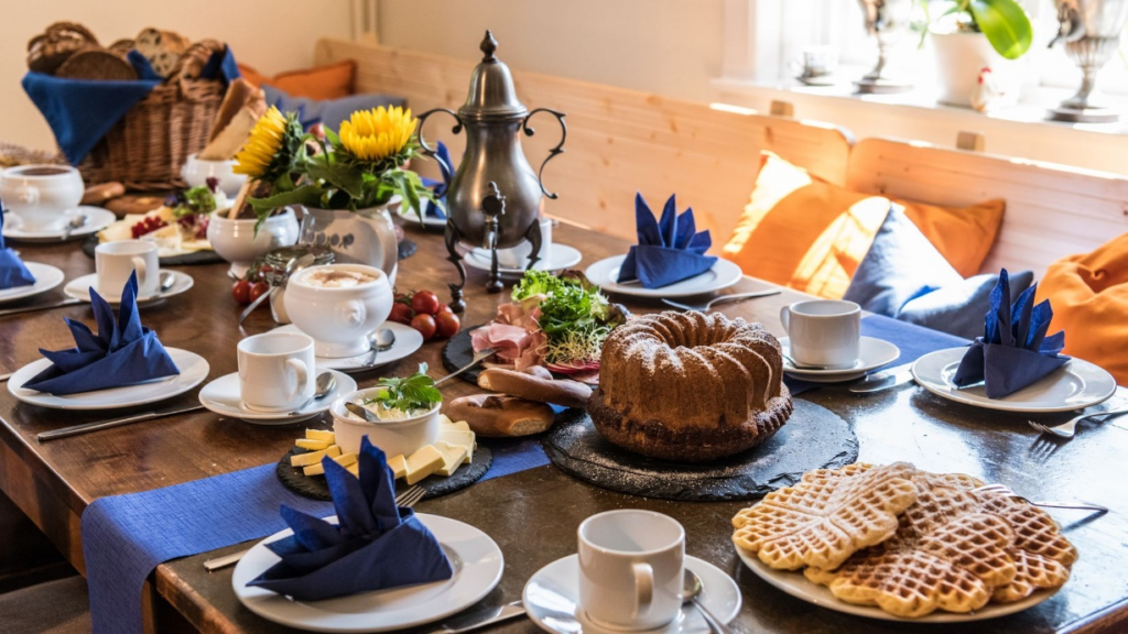 Bergische Kaffeetafel in der AWO